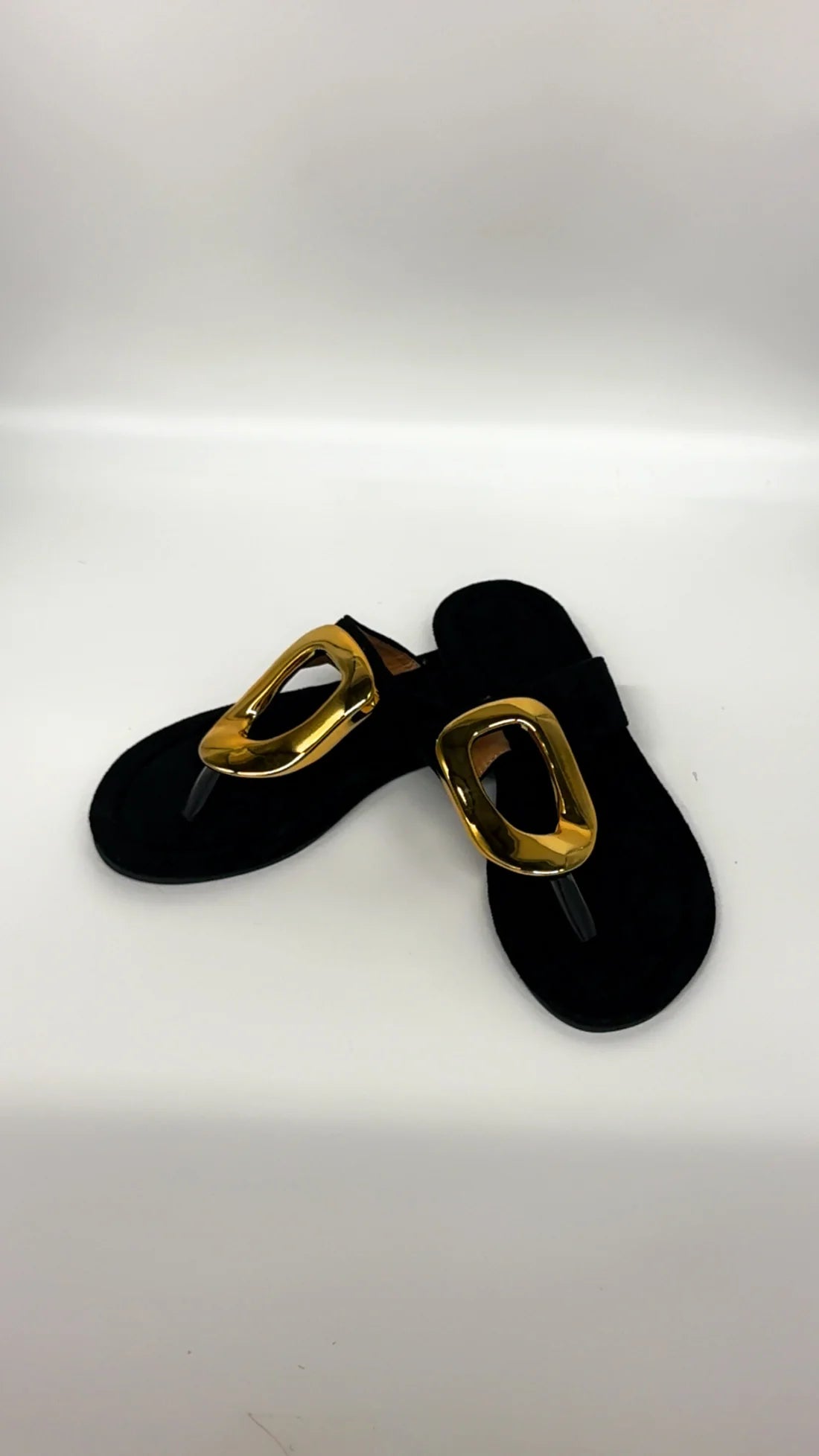 Gold Oval Black Split Toe Sandals